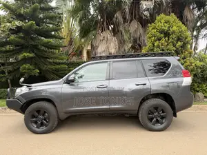 Toyota Land Cruiser Prado 4.0 i 2010 Gray