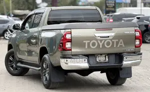 Toyota Hilux Revo Double Cab Deisel 2.4 AWD 2021 Gray