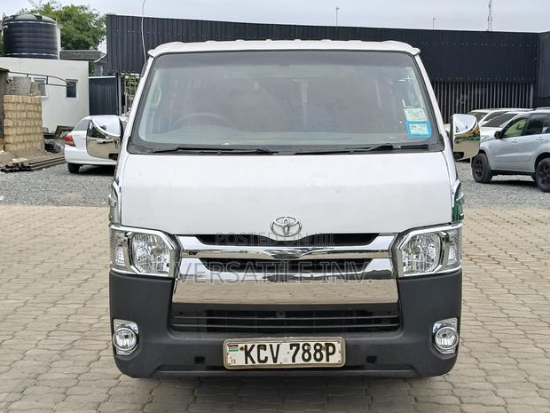 Toyota HiAce 2013 White