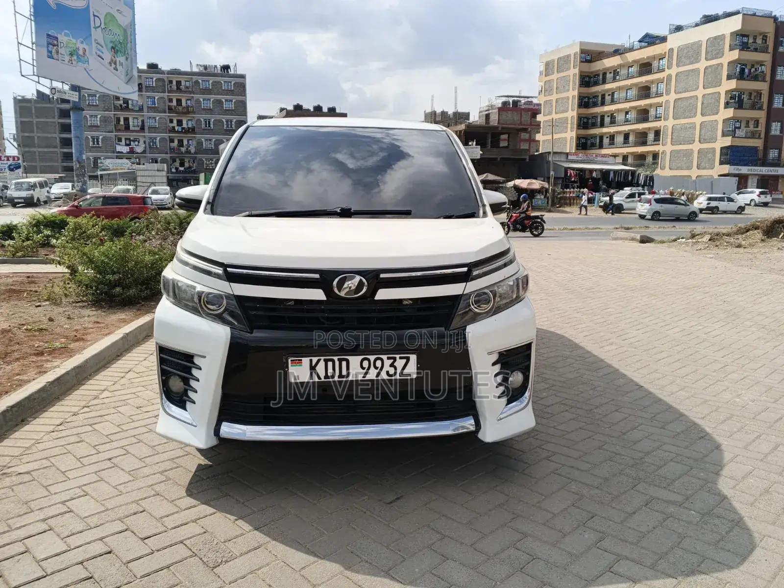 Toyota Voxy 2016 White