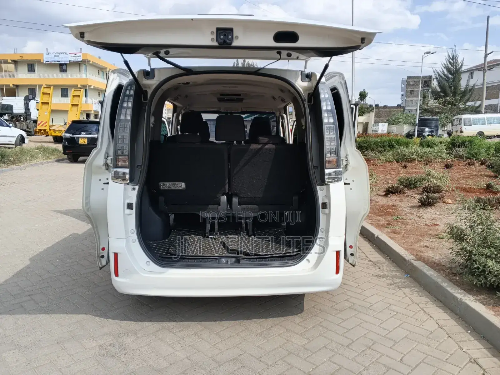 Toyota Voxy 2016 White
