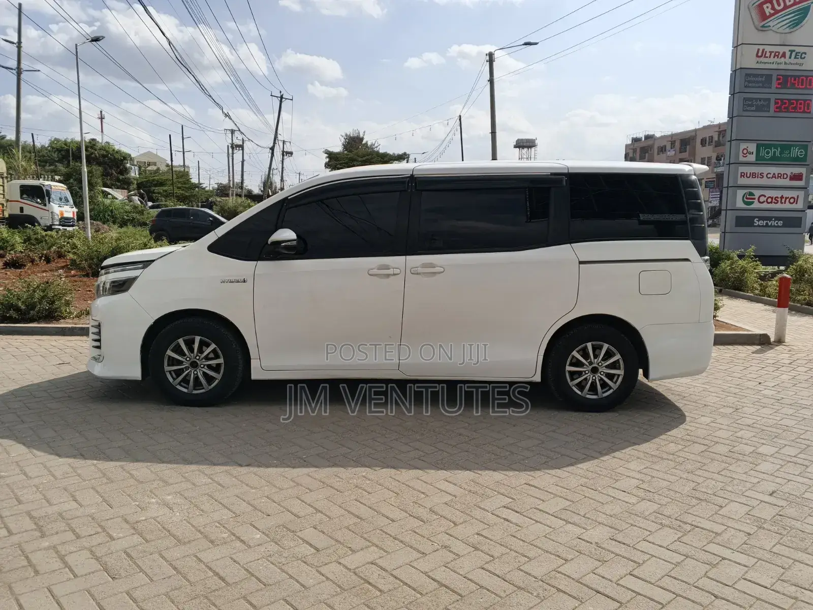 Toyota Voxy 2016 White