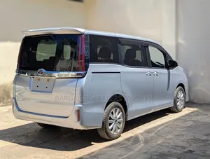 Toyota Noah 2020 Silver