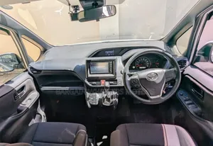 Toyota Noah 2020 Silver