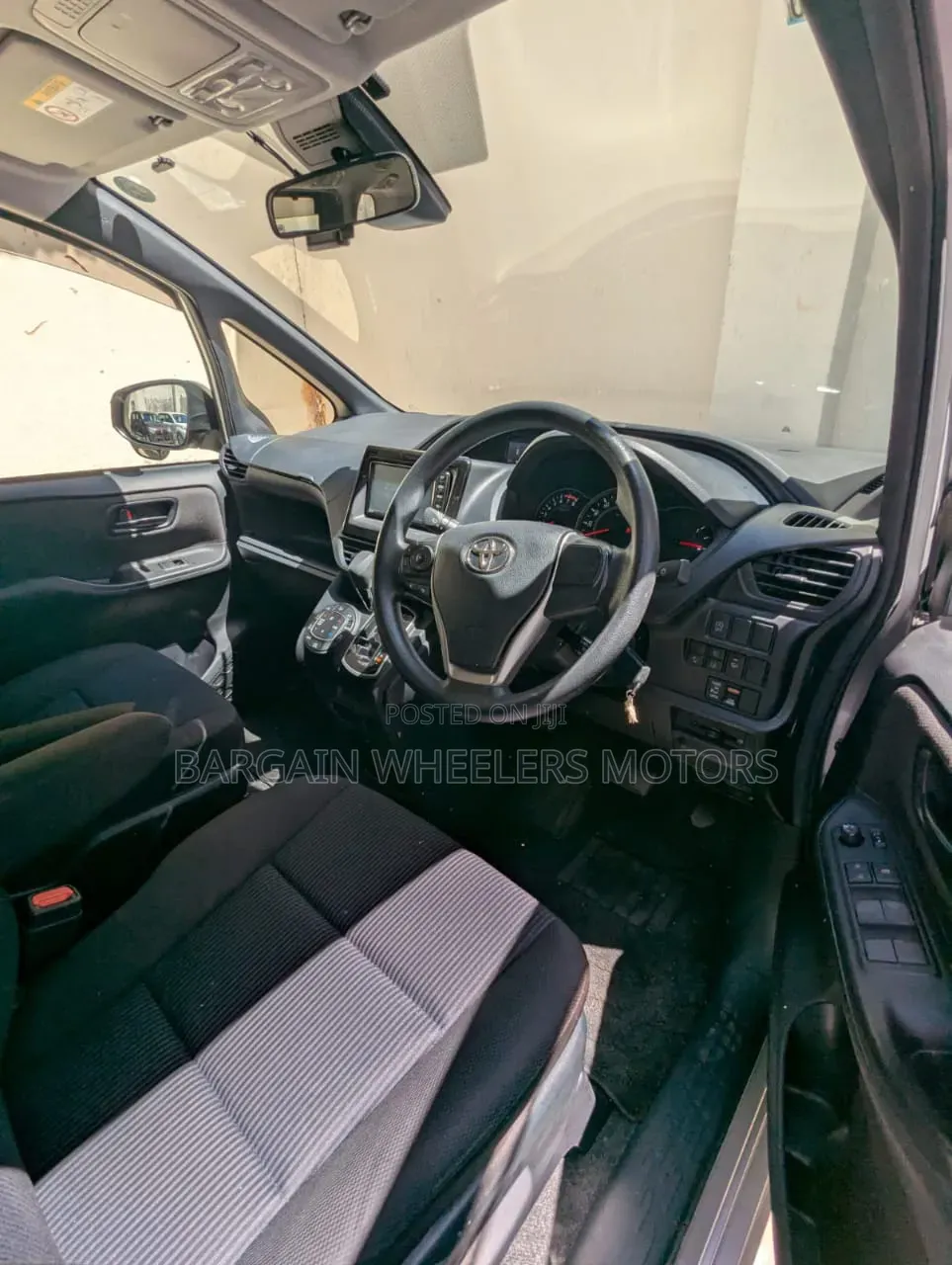 Toyota Noah 2020 Silver