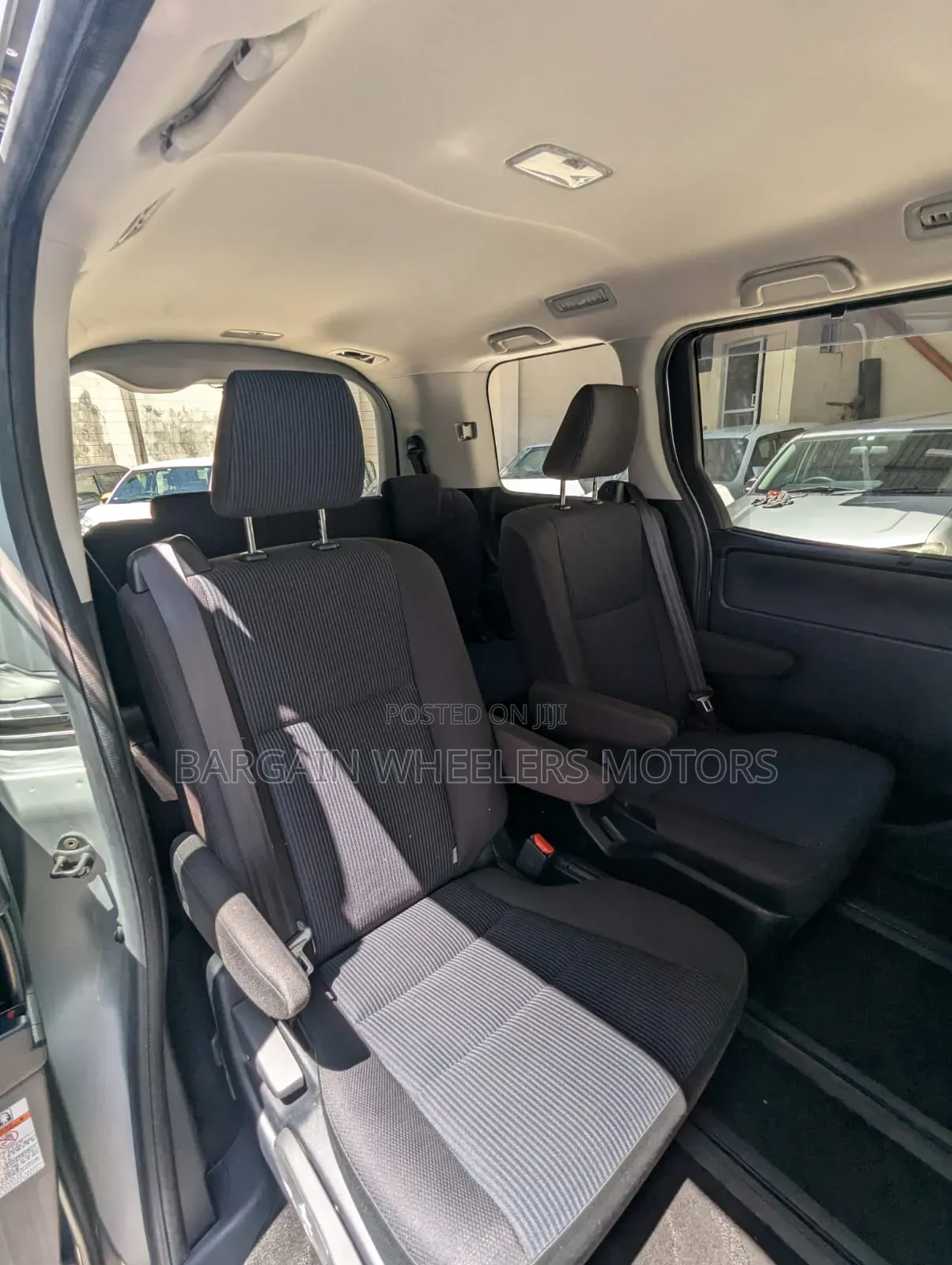 Toyota Noah 2020 Silver