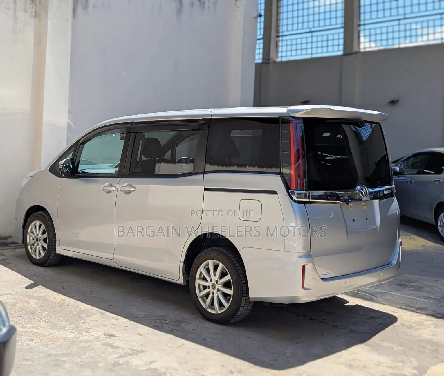 Toyota Noah 2020 Silver