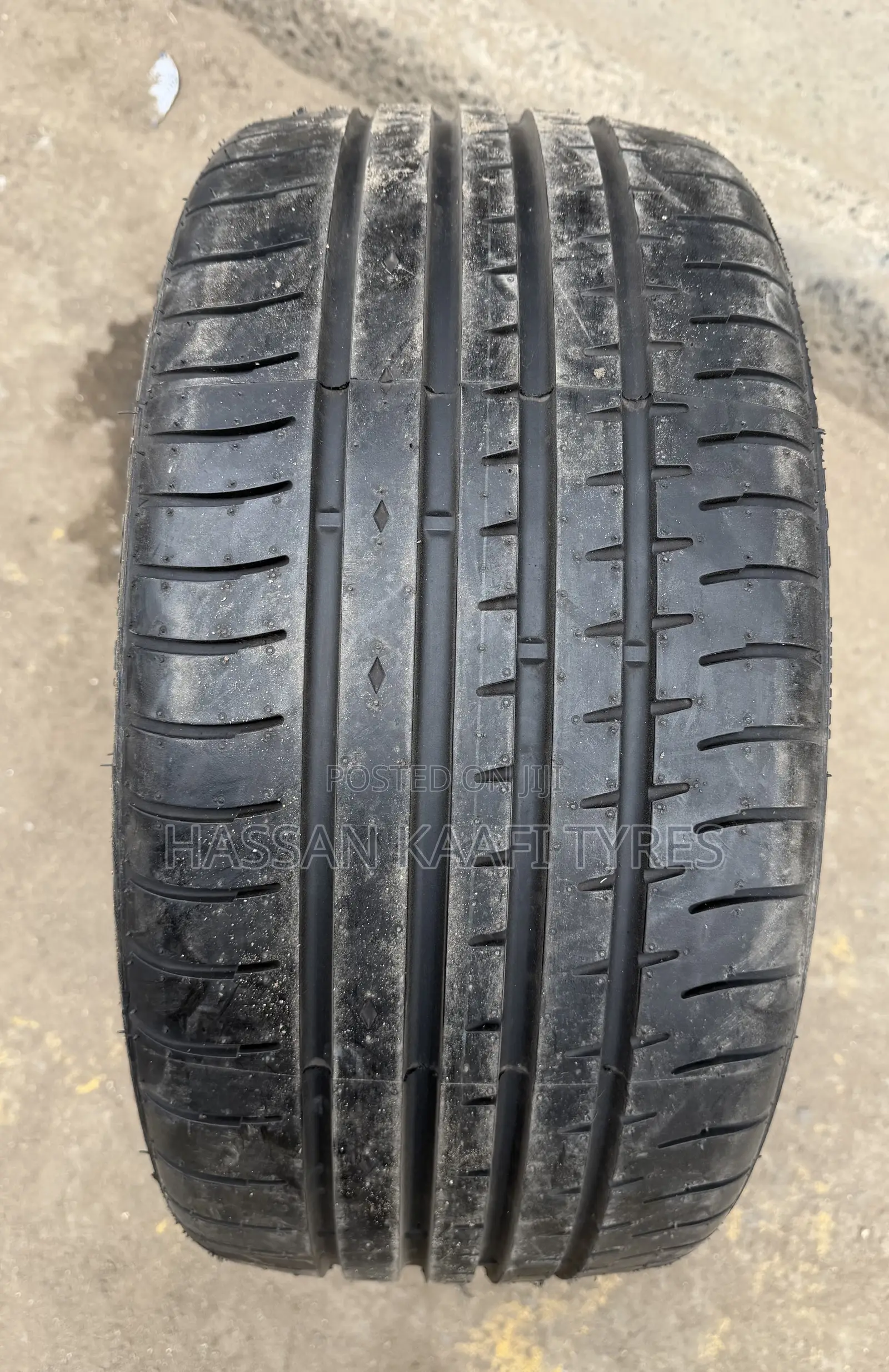 255/40r17 Accelera Tyre Made in Indonesia