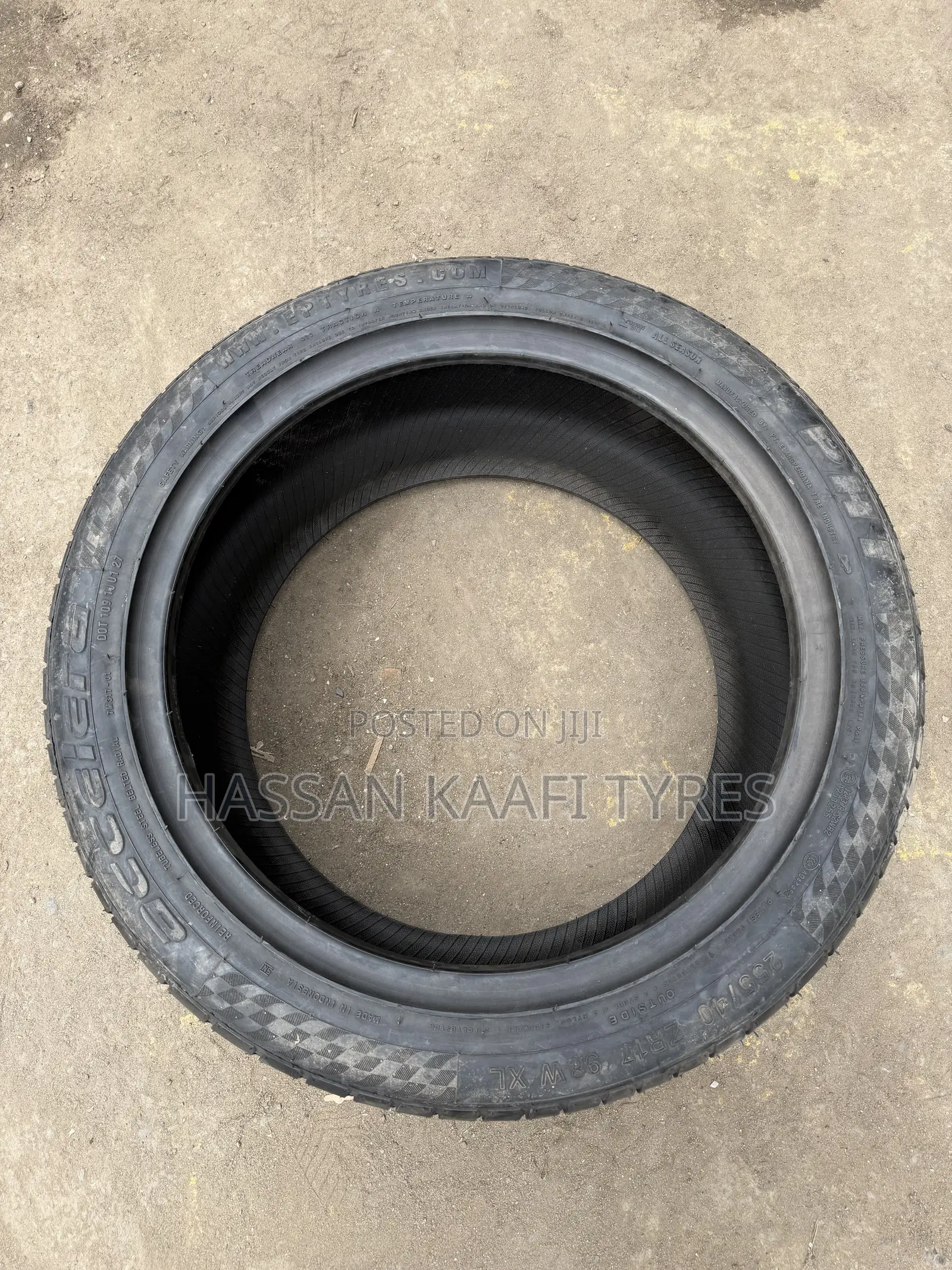 255/40r17 Accelera Tyre Made in Indonesia