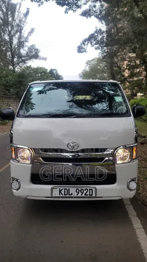 Toyota HiAce 2014 White