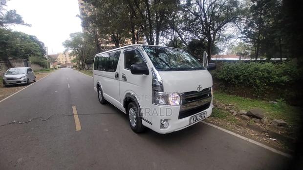 Toyota HiAce 2014 White - thumbnail 2