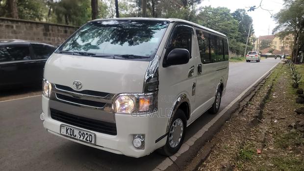 Toyota HiAce 2014 White - thumbnail 4