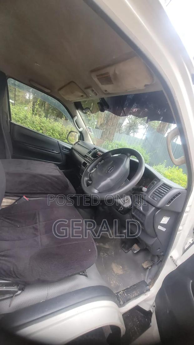 Toyota HiAce 2014 White - thumbnail 5