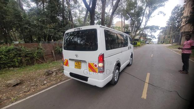 Toyota HiAce 2014 White - thumbnail 6