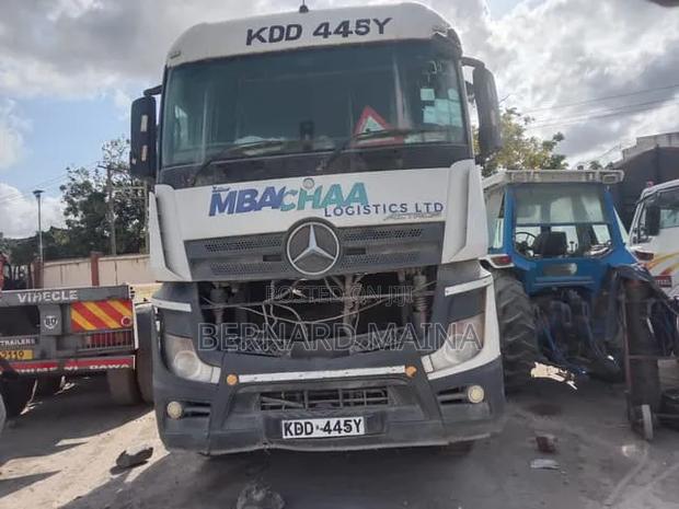Mercedes Benz Actross No Engine and Gearbox