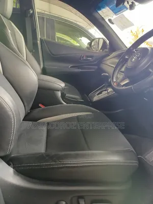 Toyota Harrier 2017 Silver