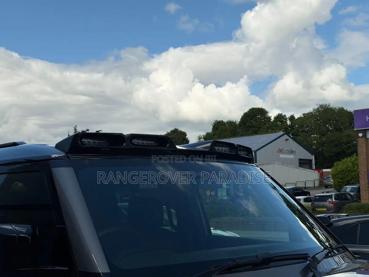 Land Rover Defender X-Dynamic SE 2023 Gray