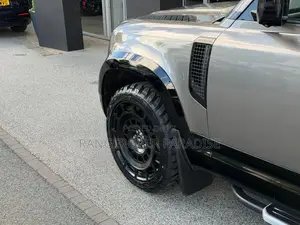 Land Rover Defender X-Dynamic SE 2023 Gray