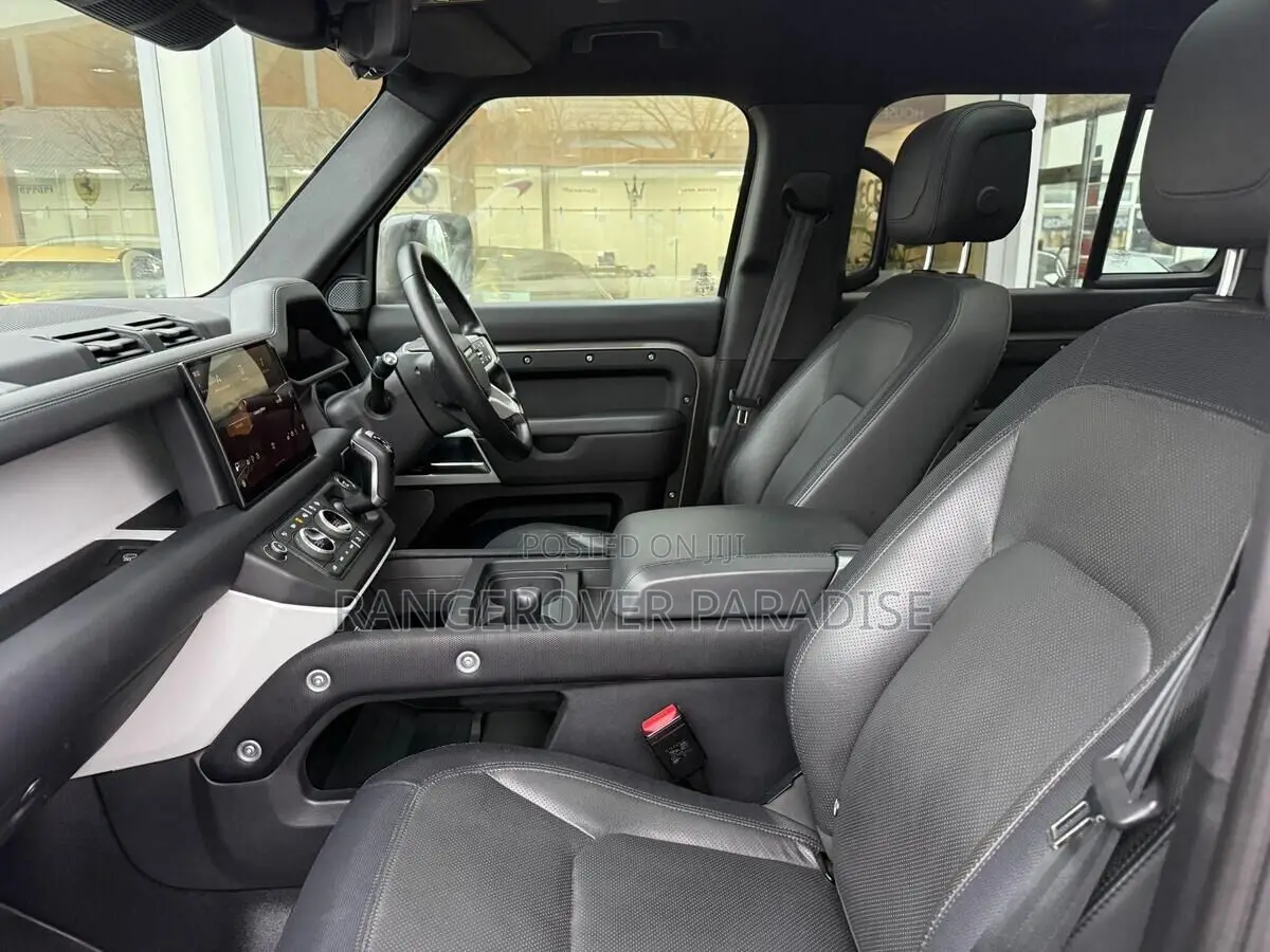 Land Rover Defender X-Dynamic SE 2023 Gray