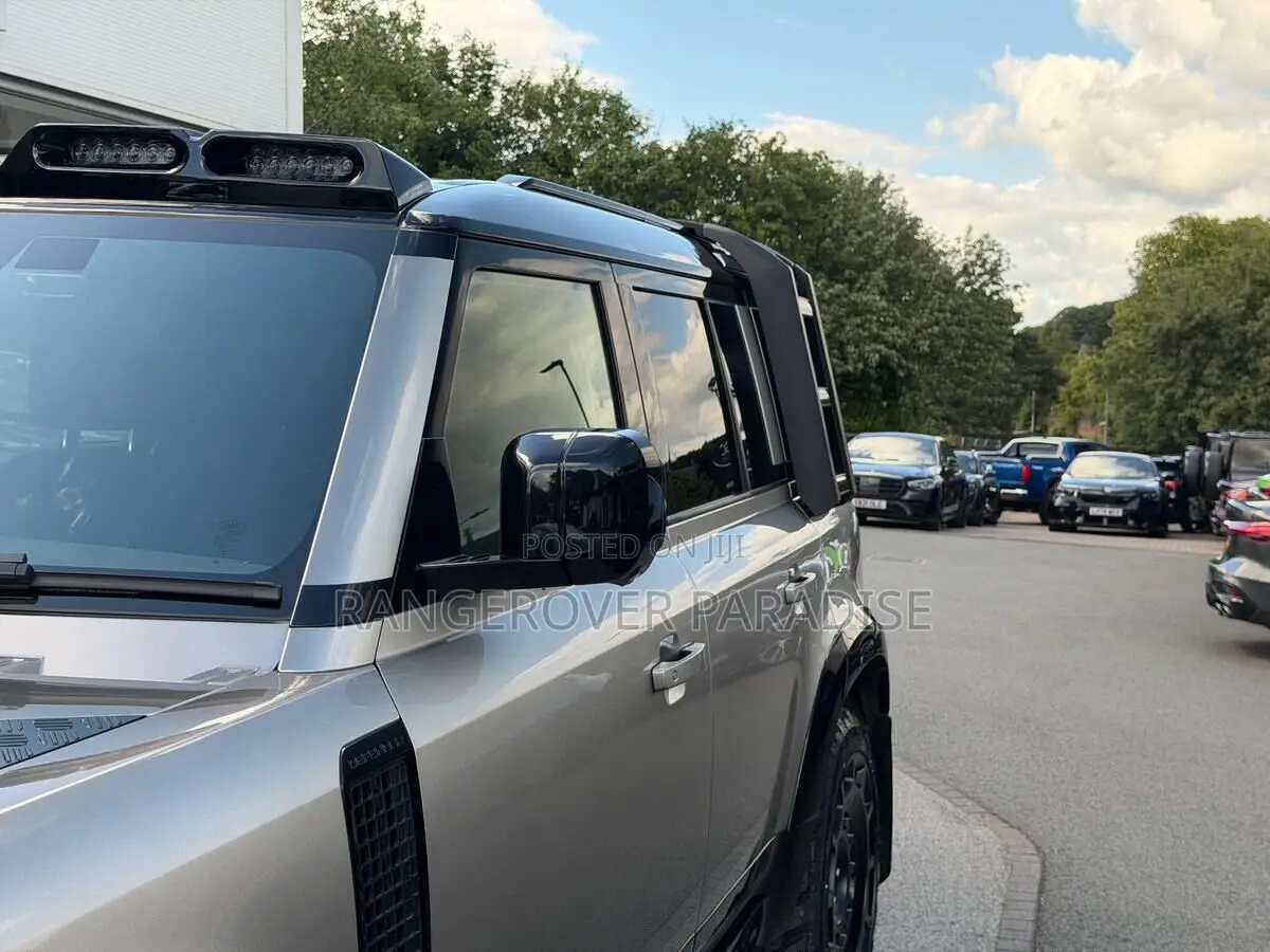 Land Rover Defender X-Dynamic SE 2023 Gray