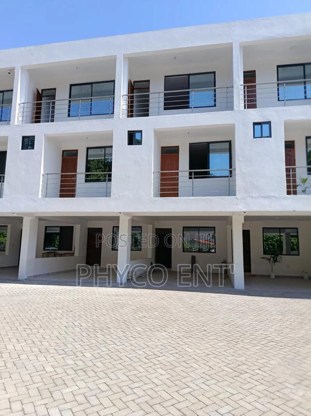 4bdrm Townhouse/Terrace in Twiga Road, Nyali Mkomani for sale
