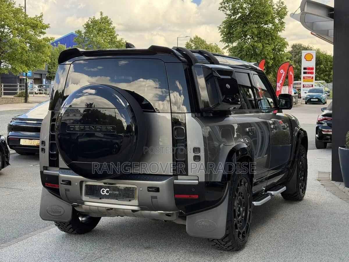 Land Rover Defender X-Dynamic SE 2023 Gray
