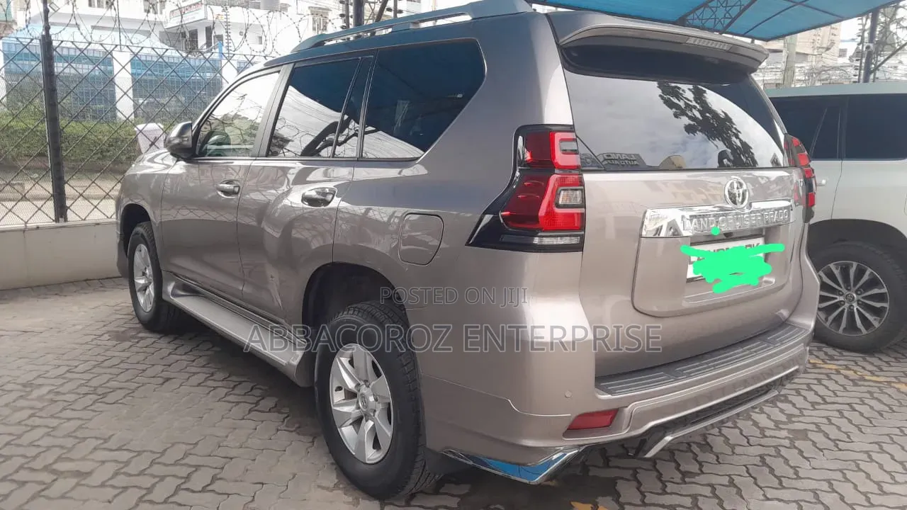 Toyota Land Cruiser Prado 2018 Gold
