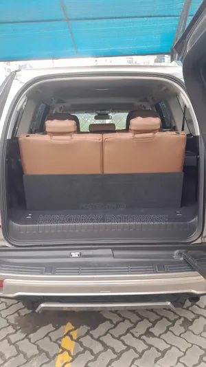 Toyota Land Cruiser Prado 2018 Gold