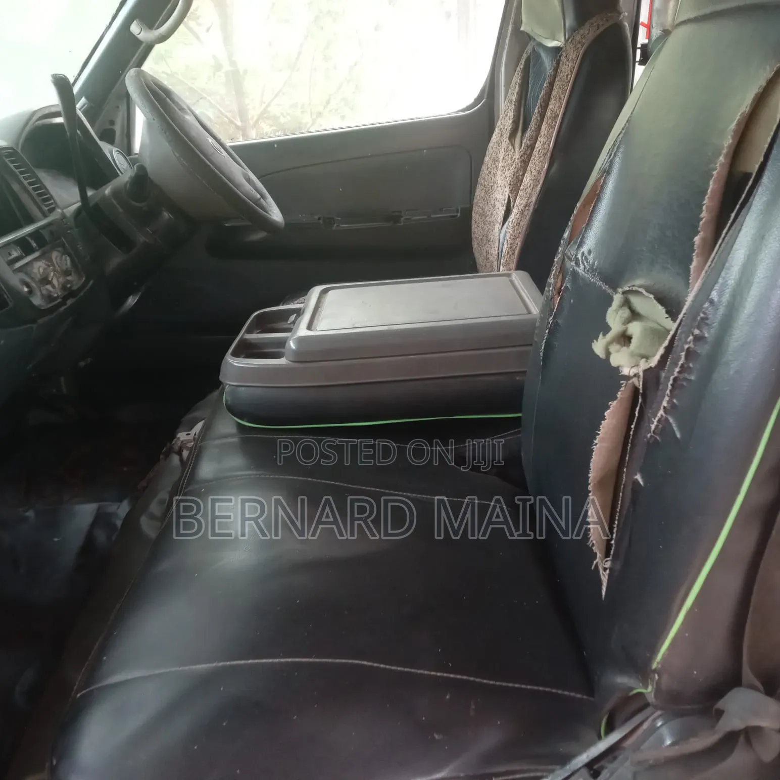 Nissan Caravan (Urvan) 2002 Silver