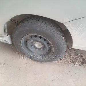 Nissan Caravan (Urvan) 2002 Silver