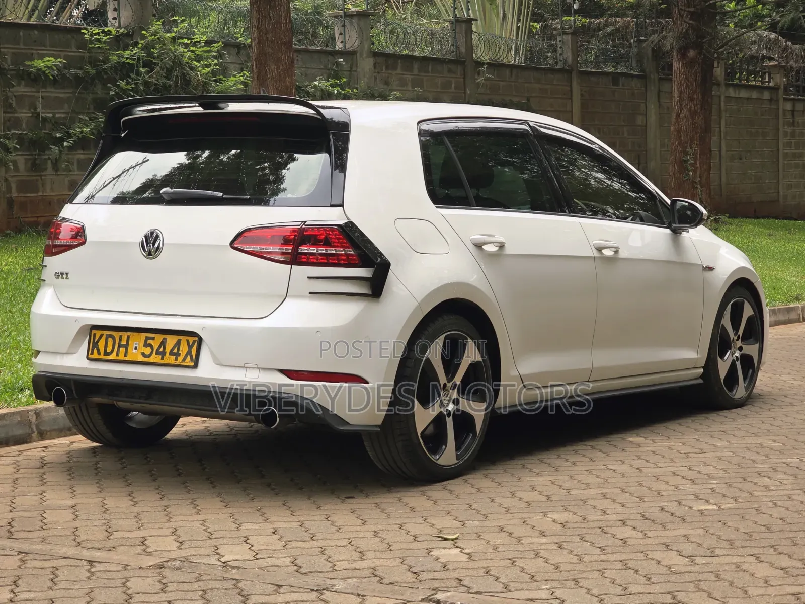 Volkswagen Golf GTI 2015 White