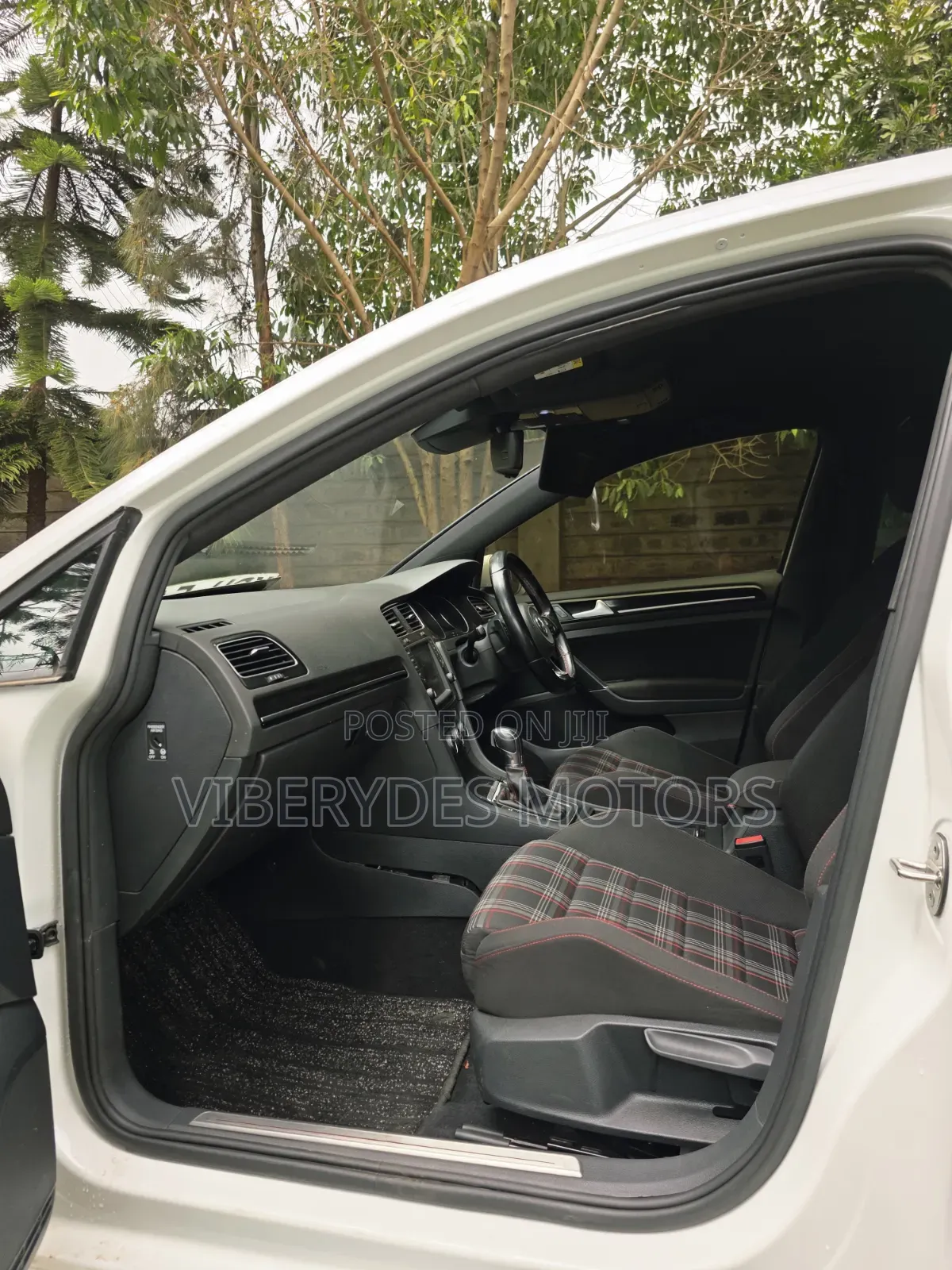 Volkswagen Golf GTI 2015 White