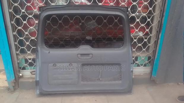 Prado 120 Tailgate - thumbnail 2