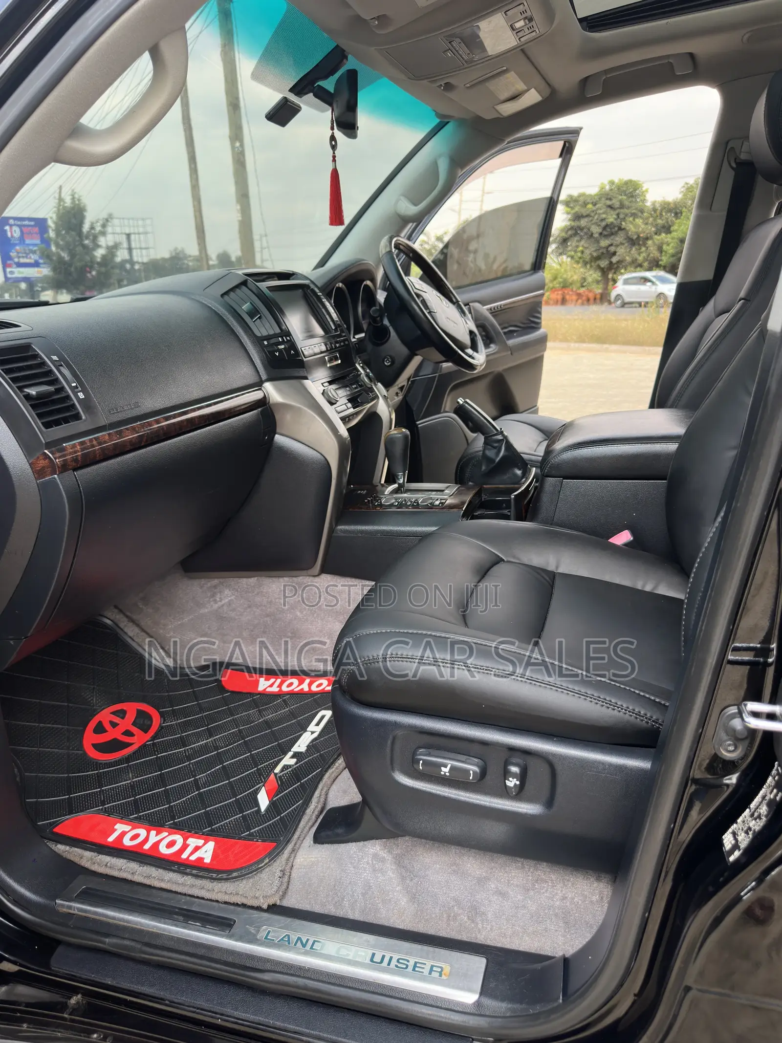 Toyota Land Cruiser 4.6 V8 ZX 2011 Black