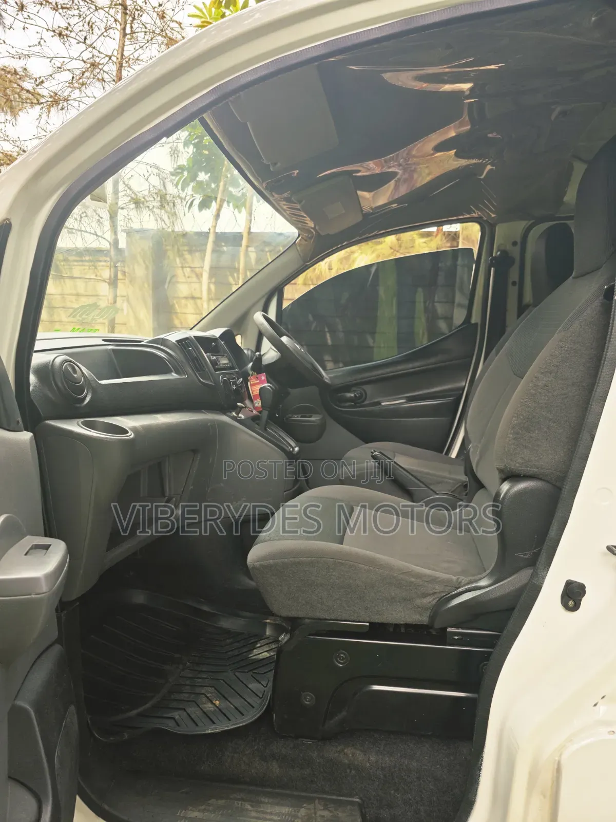 Nissan NV200 2010 White