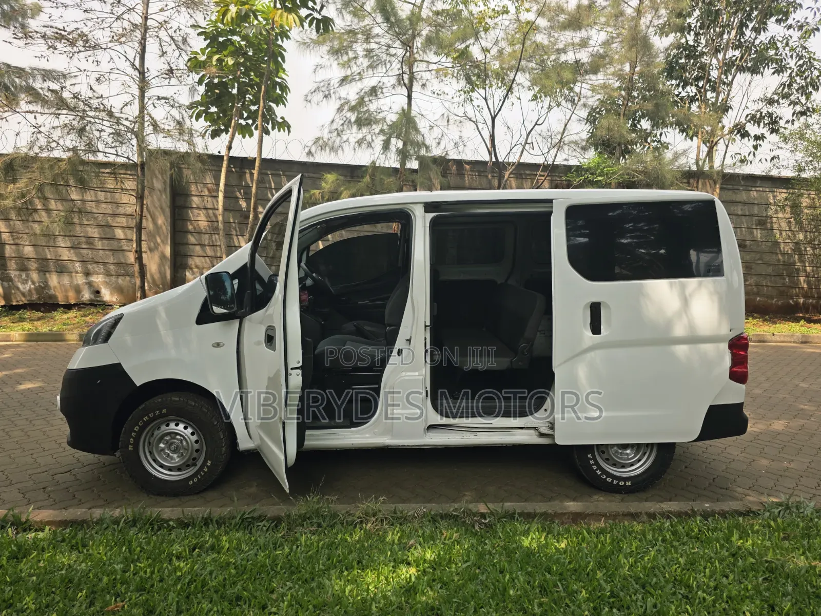 Nissan NV200 2010 White