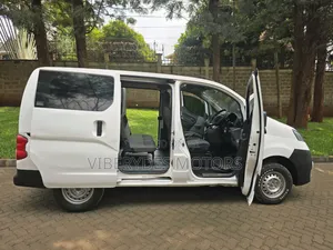 Nissan NV200 2010 White