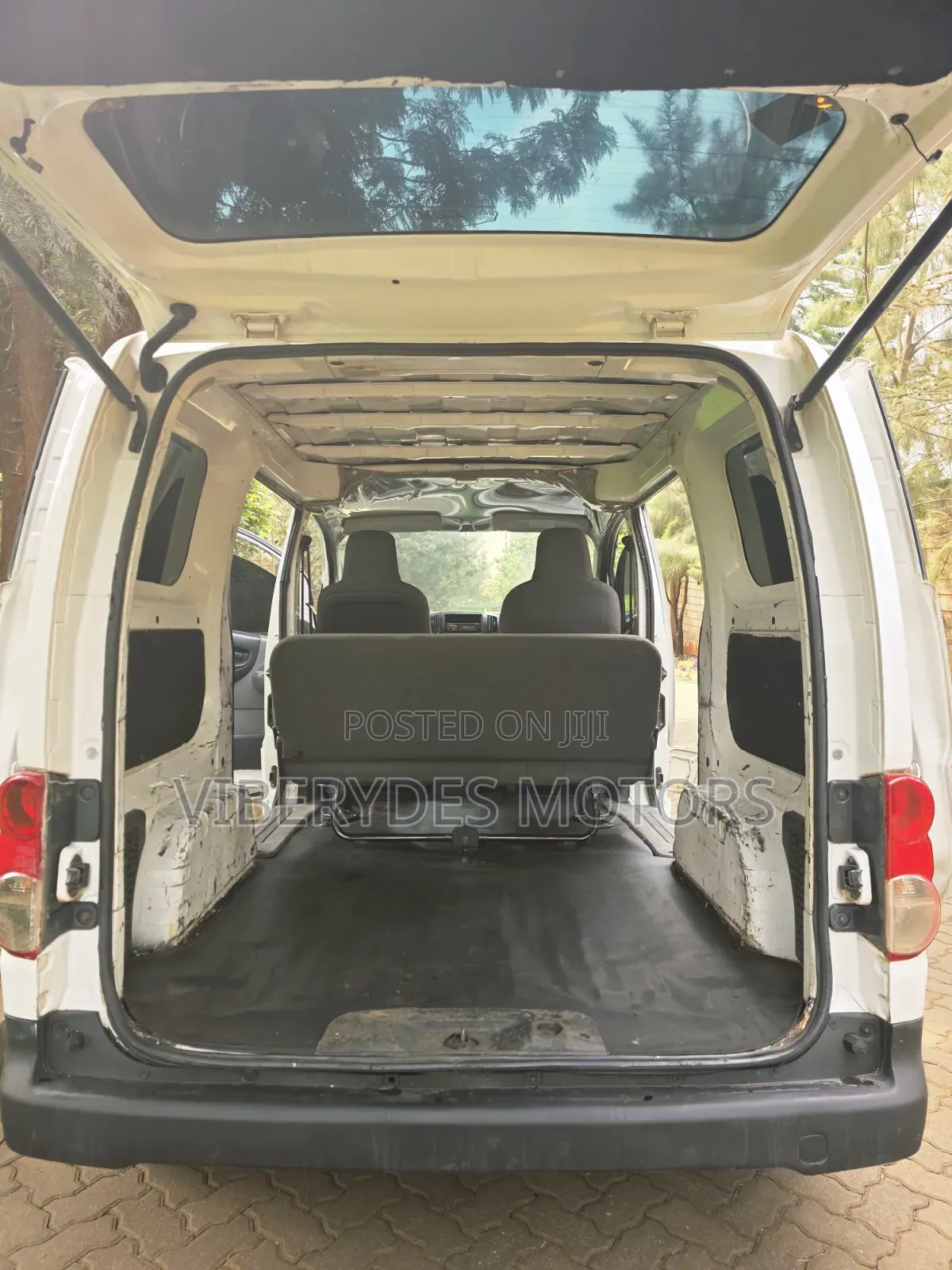 Nissan NV200 2010 White