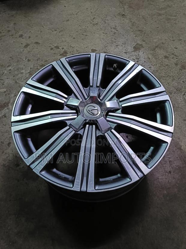 V8 Lexus 300 Series Size 21 - thumbnail 4