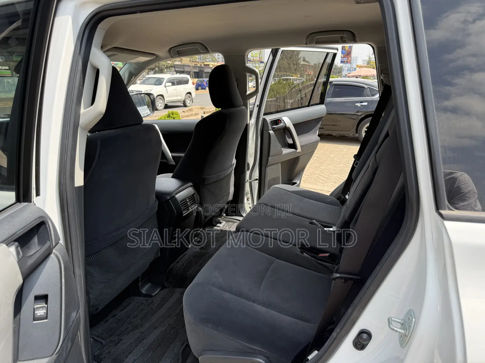 Toyota Land Cruiser Prado 2.7 2019 White