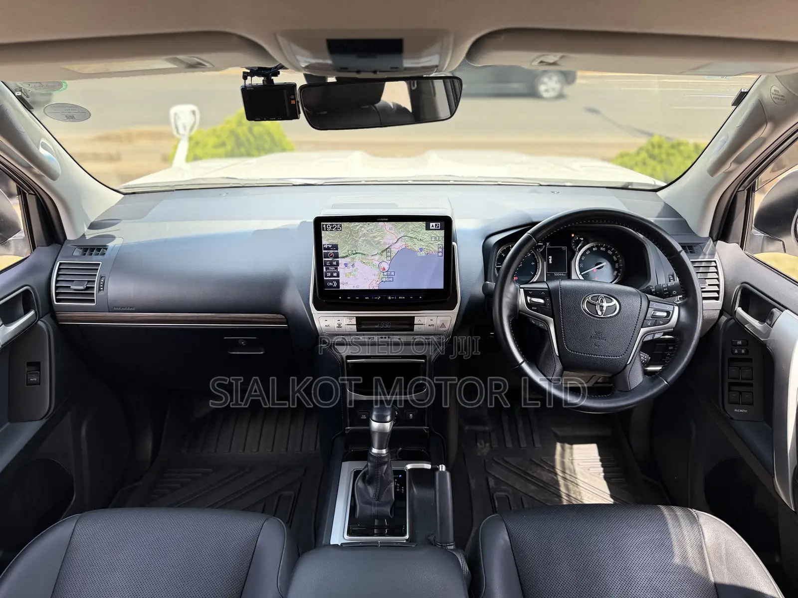 Toyota Land Cruiser Prado 2.7 2019 White