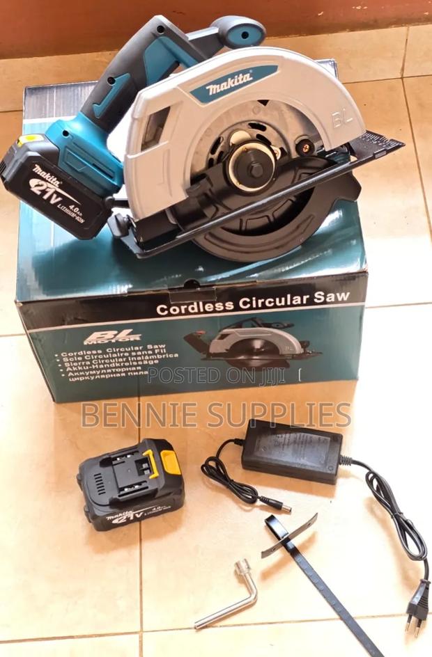 Makita Cordless Circular Saw