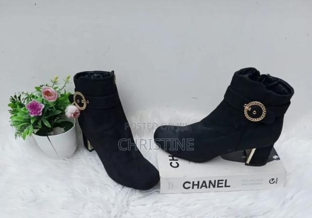 Stylish Boots - thumbnail 2