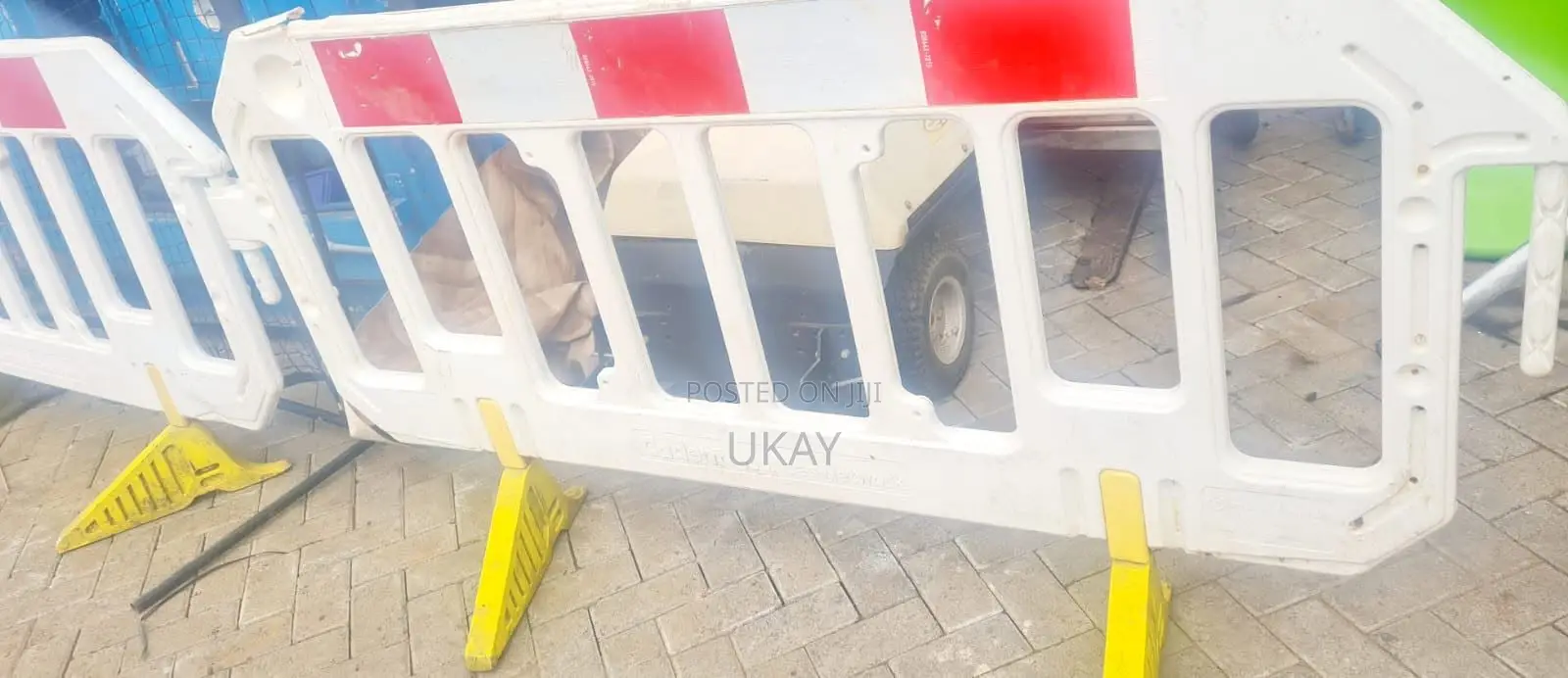 Versatile Construction Barrier For Pedestrian Safety.
