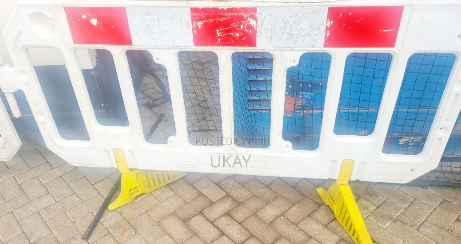 Versatile Construction Barrier For Pedestrian Safety.