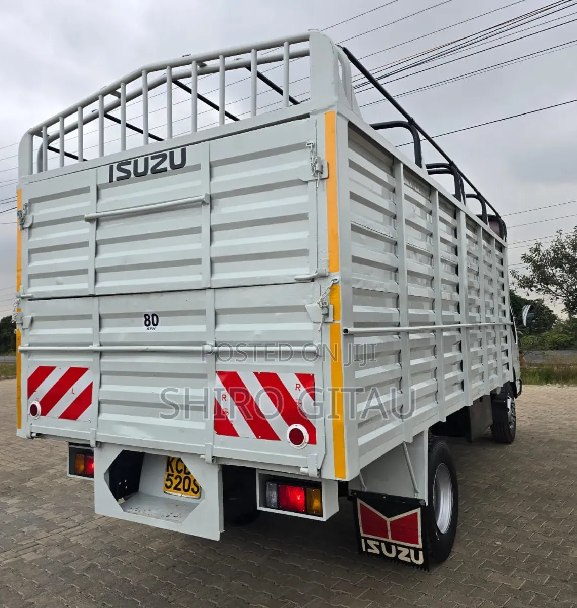 Isuzu NPR Local