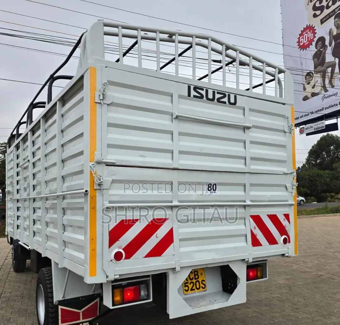 Isuzu NPR Local