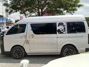 Toyota HiAce 2017 Silver