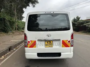 Toyota HiAce 2016 White