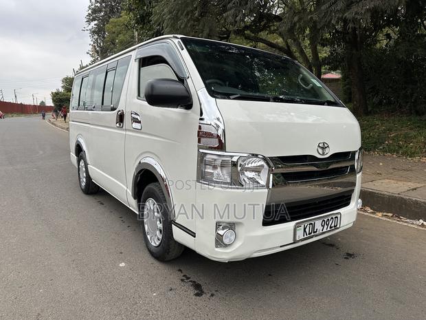 Toyota HiAce 2016 White - thumbnail 2